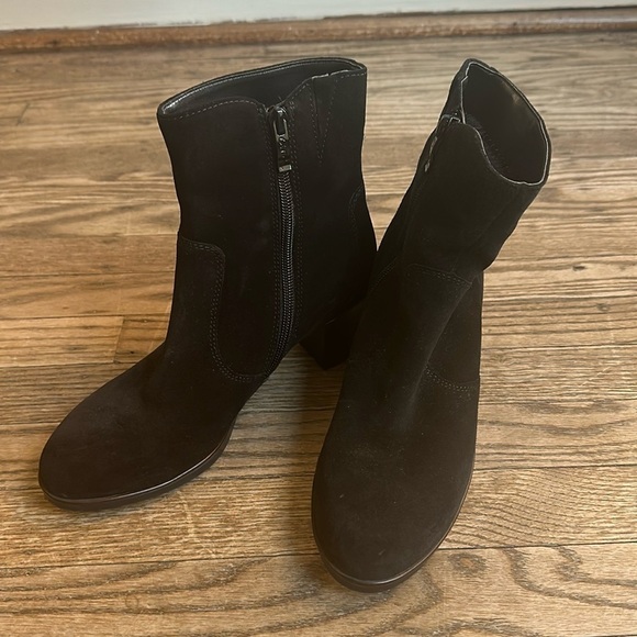 Ara Black Suede Bootie Size 6.5 EUC - Picture 1 of 7
